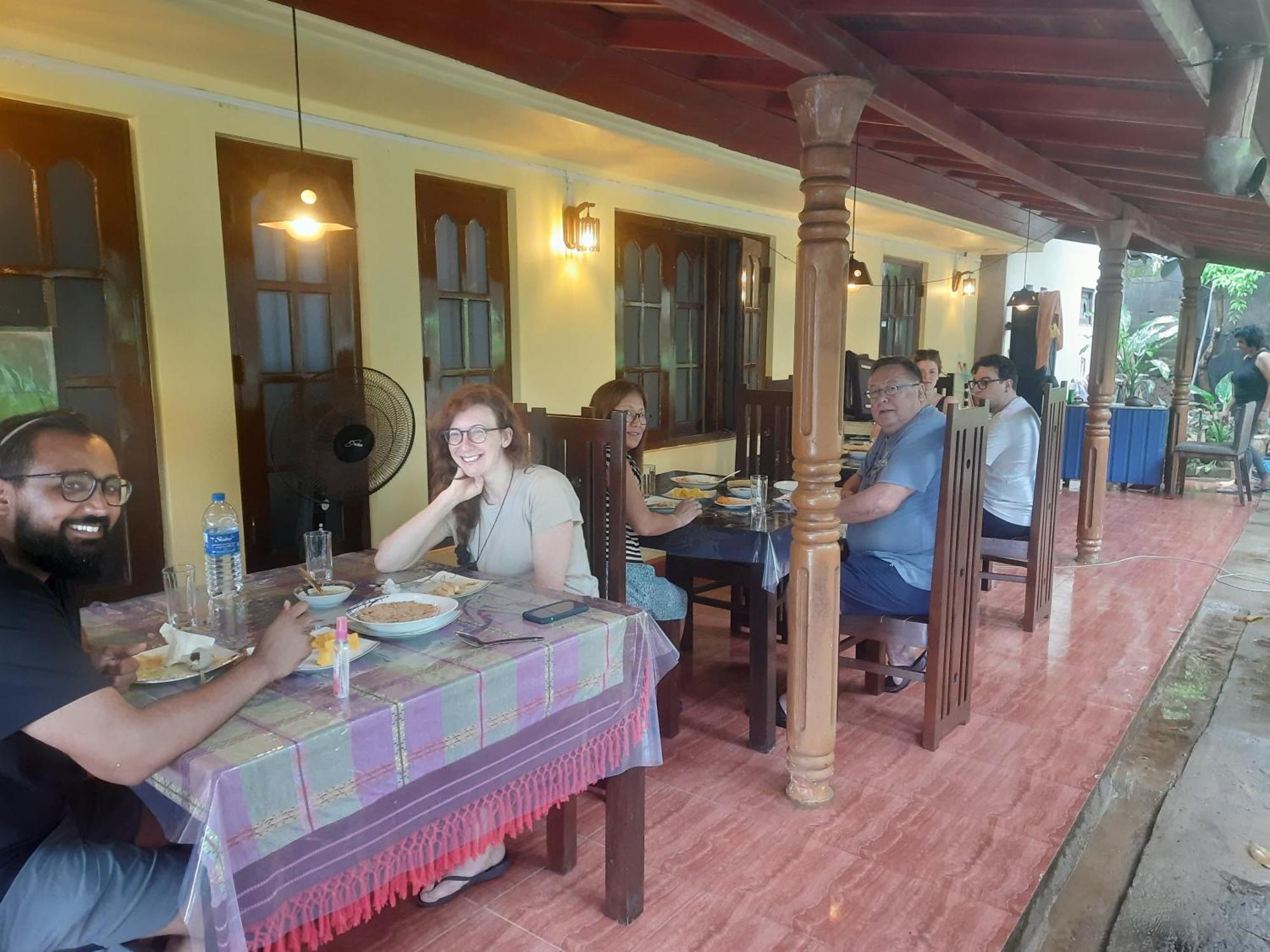 Sea Bay Inn Тангалла Экстерьер фото