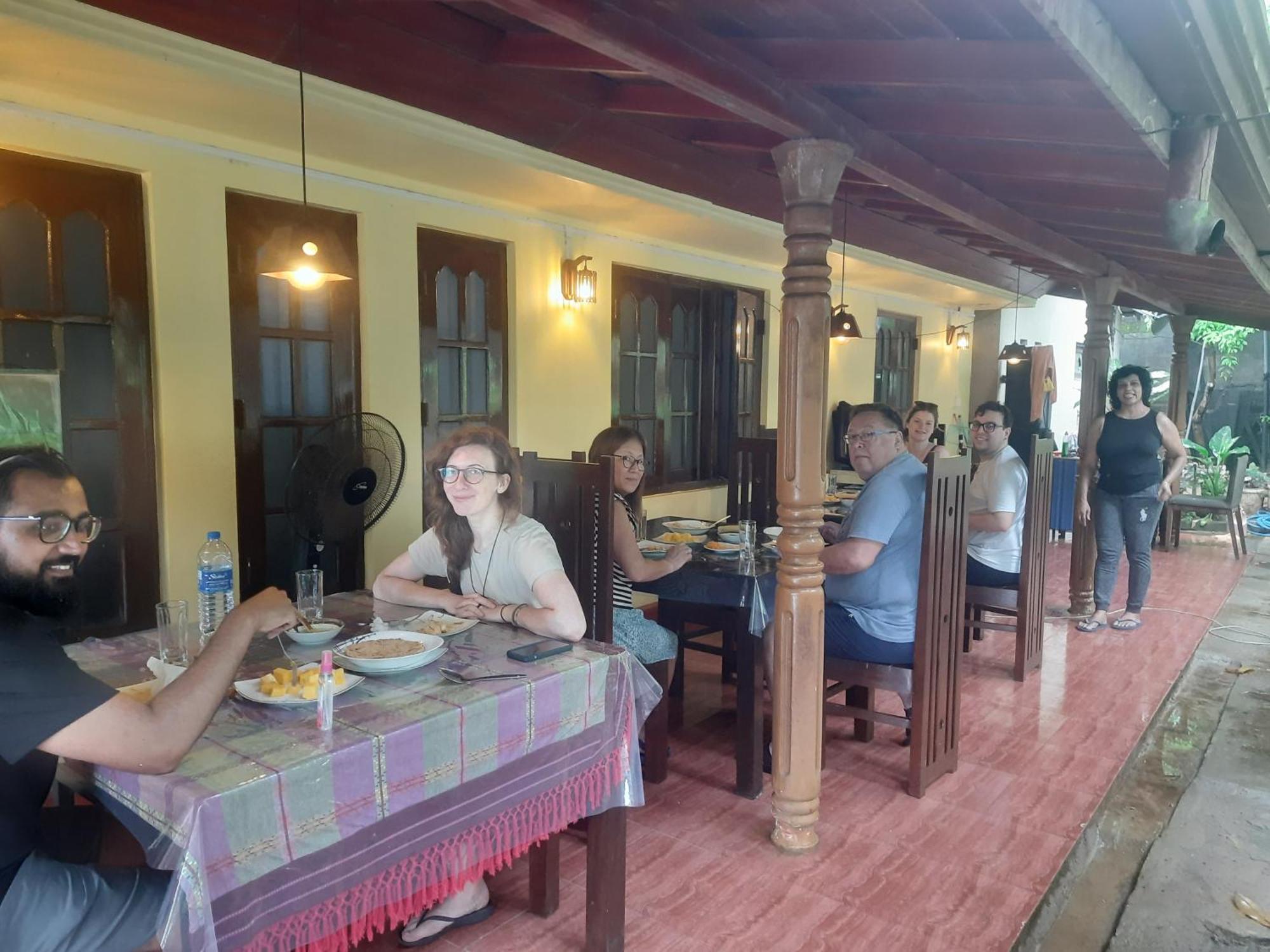 Sea Bay Inn Тангалла Экстерьер фото