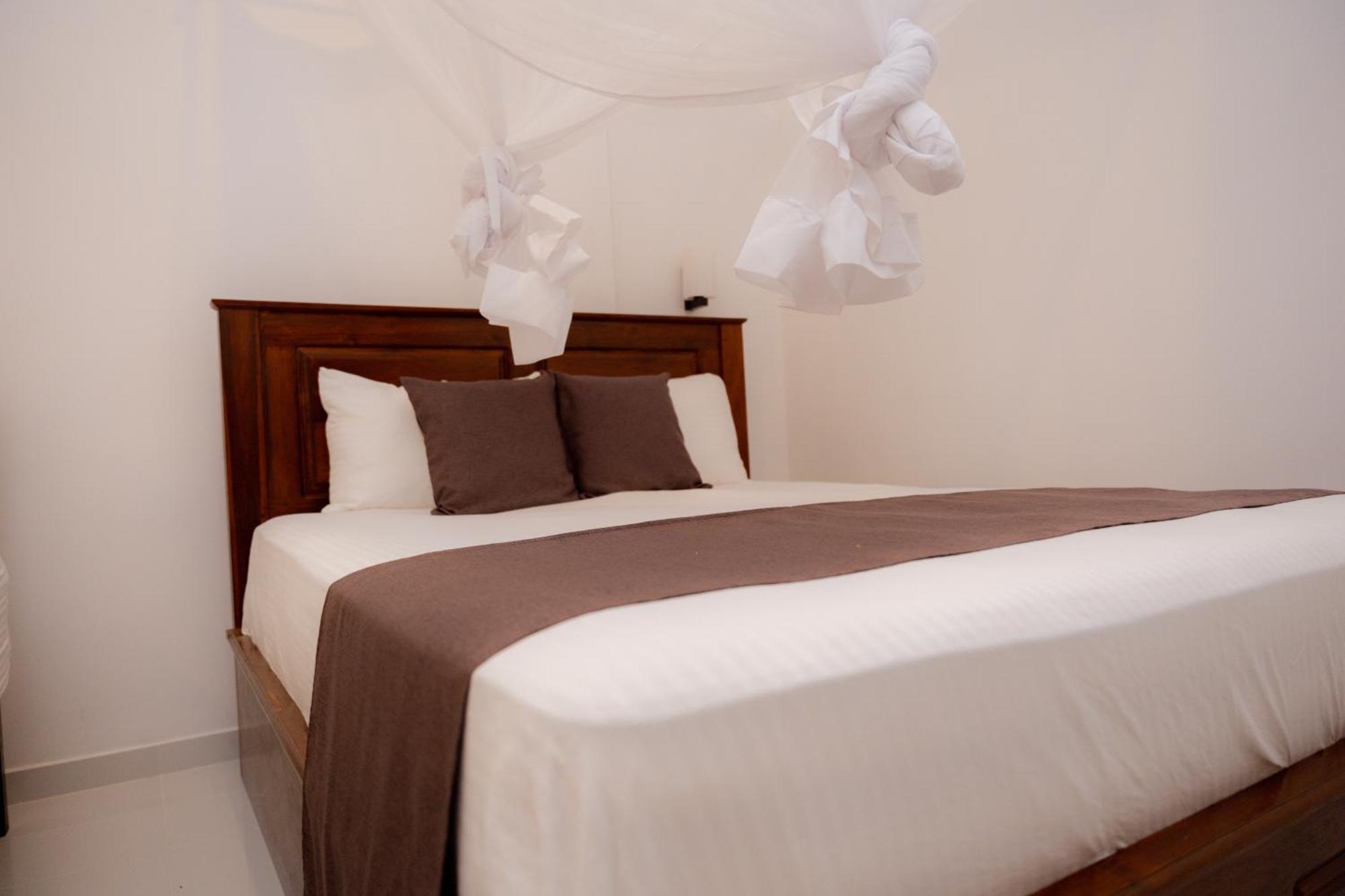 Sea Bay Inn Тангалла Экстерьер фото