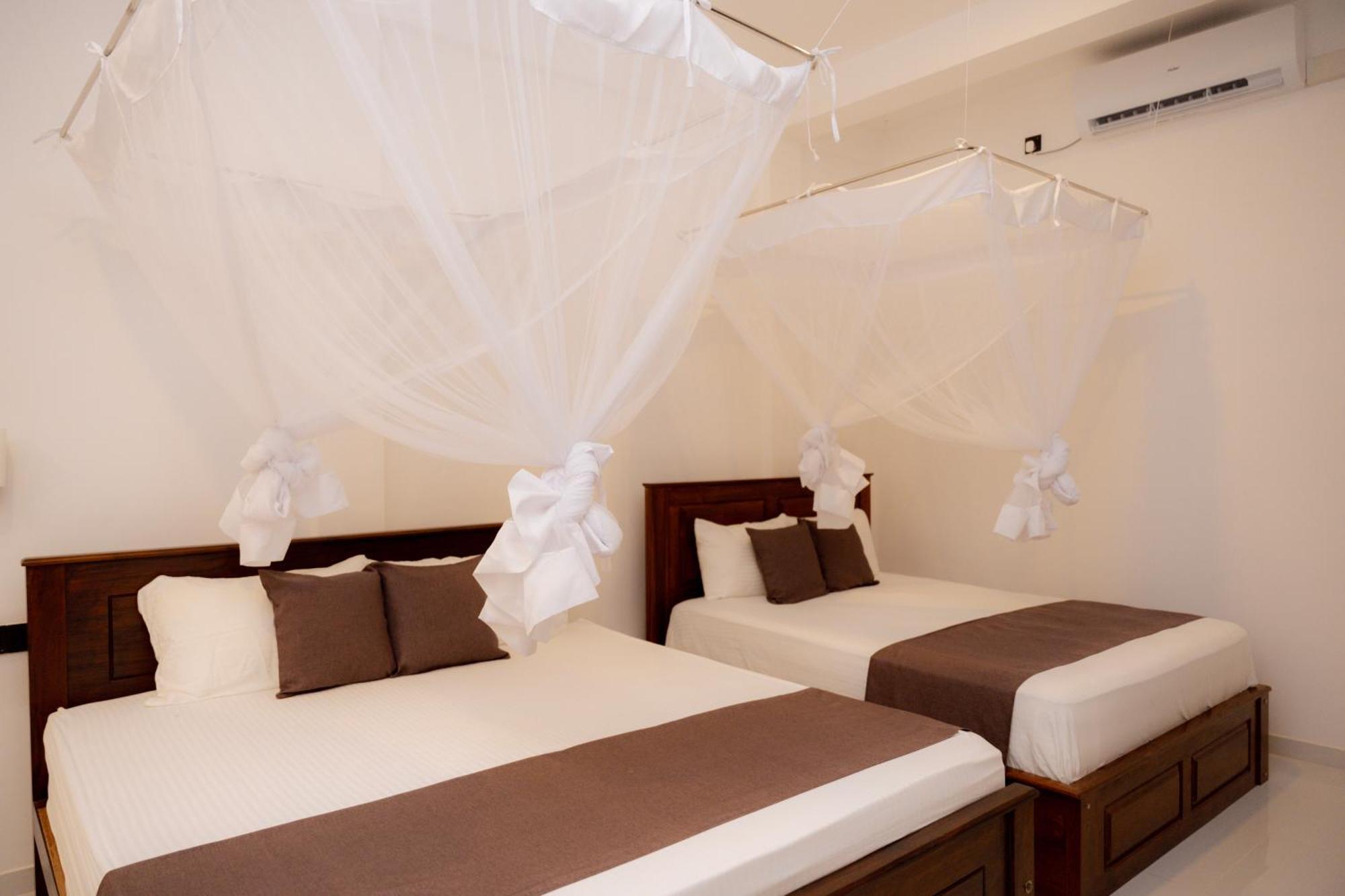 Sea Bay Inn Тангалла Экстерьер фото