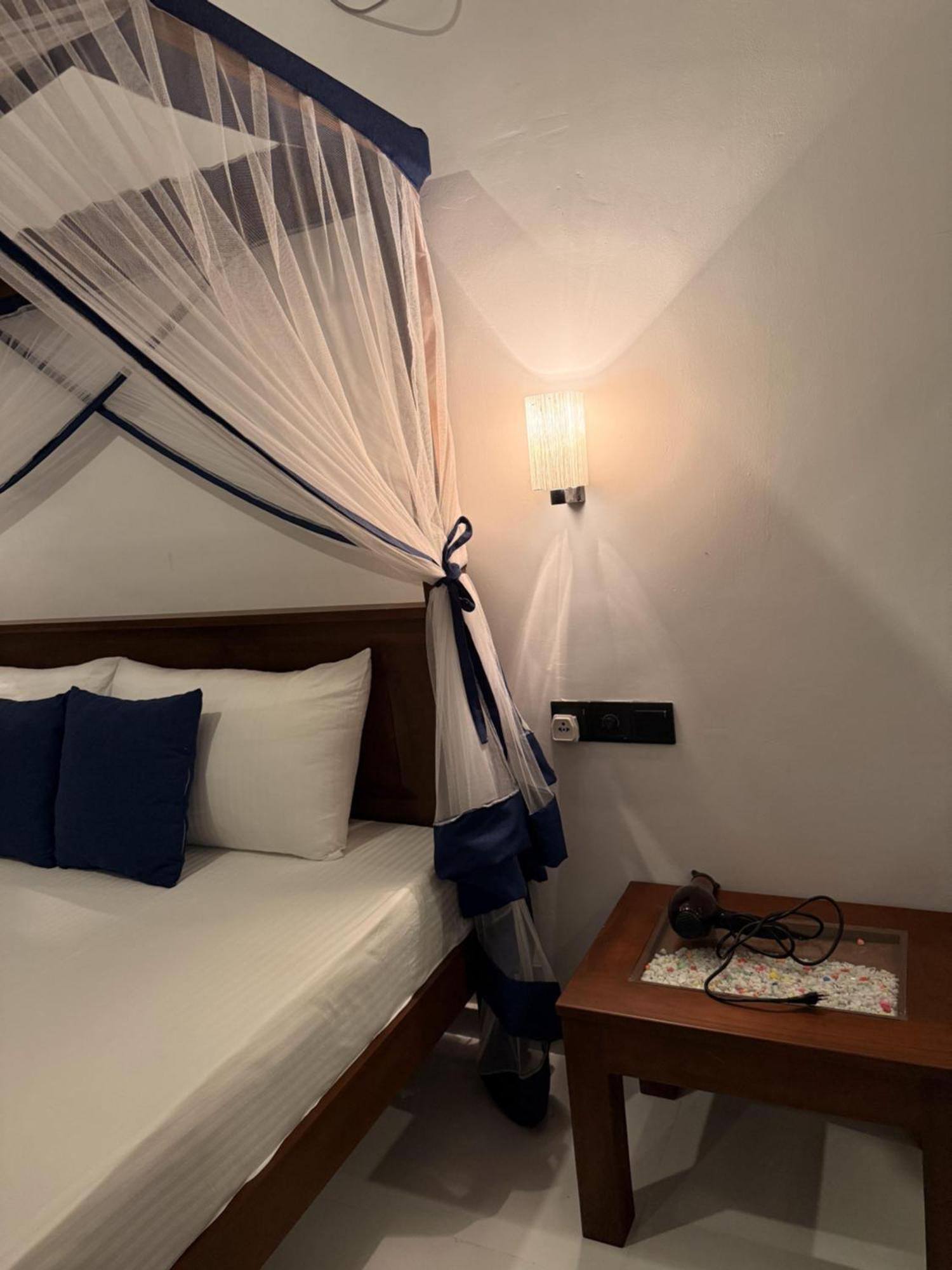 Sea Bay Inn Тангалла Экстерьер фото